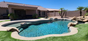 Cozy spacious house, pool heater, spa, firepit